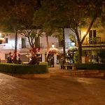 Aduar Πανδοχείο *